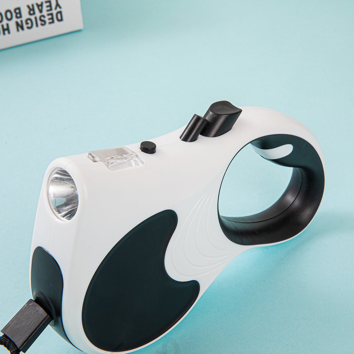 Laisse Rétractable Automatique avec Lumière pour Chiens - CJGY207330101AZ - Laisses - Chienalafolie